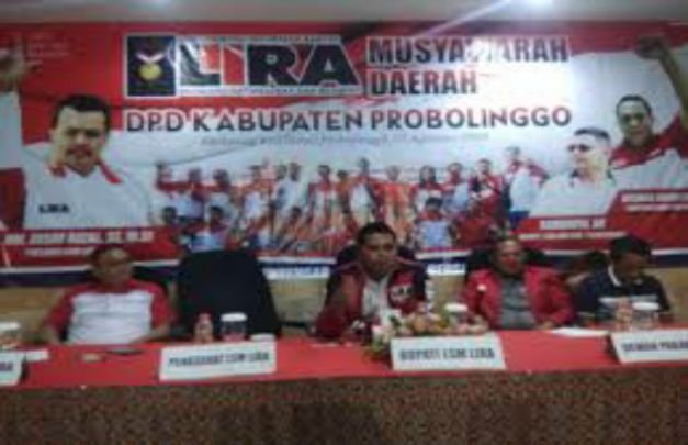Foto  :  Deni Ilhami selaku Penggugat Tetkait Sidang Sengketa Informasi 