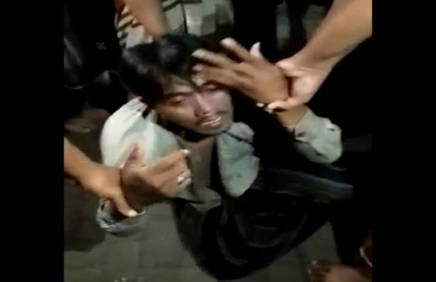 Foto : Pelaku diamankan massa di Desa Tanggumong Sampang