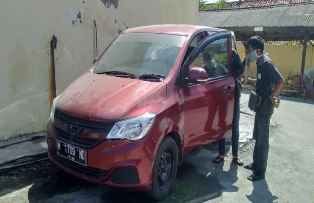 Foto : Mobil Milik Samhaji merk Wuling diamankan di Polres Sampang