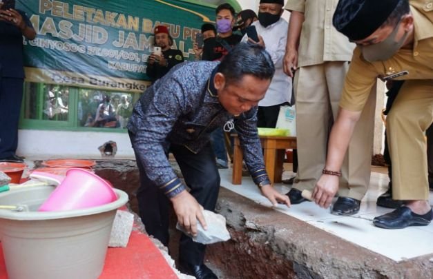 Foto : Bupati Bekasi, Eka Supria Atmaja