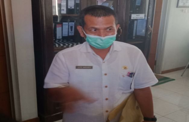 Foto: Inspektur pembantu V Inspektorat Sumenep Jufri Marsoeki saat diwawancara.