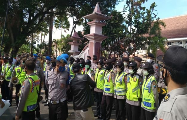 Foto: Aksi Jaka Jatim di Depan Kantor DPRD Kab. Pamekasan