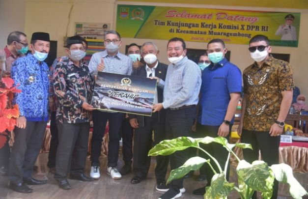 Foto : Kunjungan Komisi X DPR RI ke Desa Pantai Bakti, Kecamatan Muara Gembong