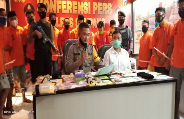 Foto : Kapolres Sampang AKBP Abdul Hafidz saat press rilis di Mapolres Sampang