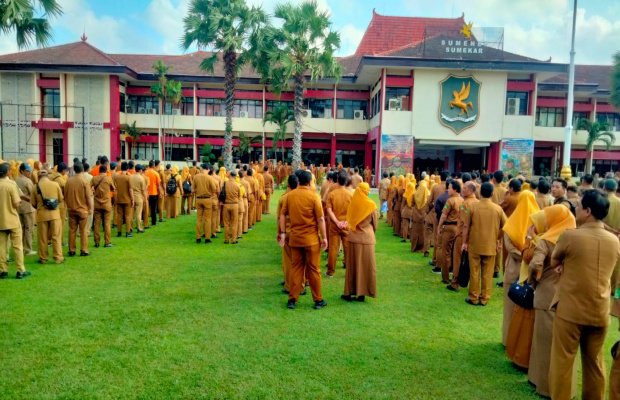 Foto: Suasana apel jam pimpinan di halaman Kantor Pemkab Sumenep
