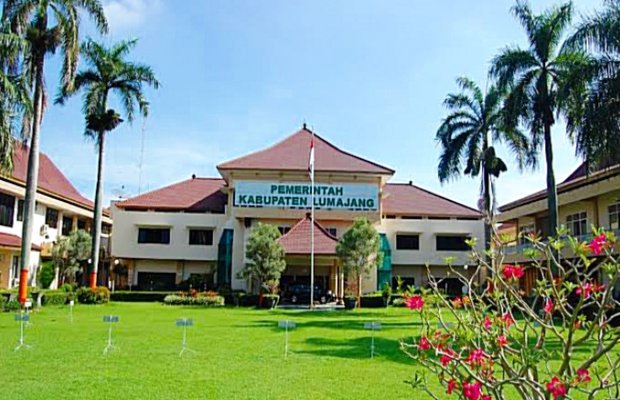 Foto: Pemkab Lumajang nampak dari depan