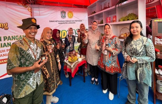 Foto : Bupati Lumajang saat menghadiri kegiatan Expo. (DKPP Lumajang)
