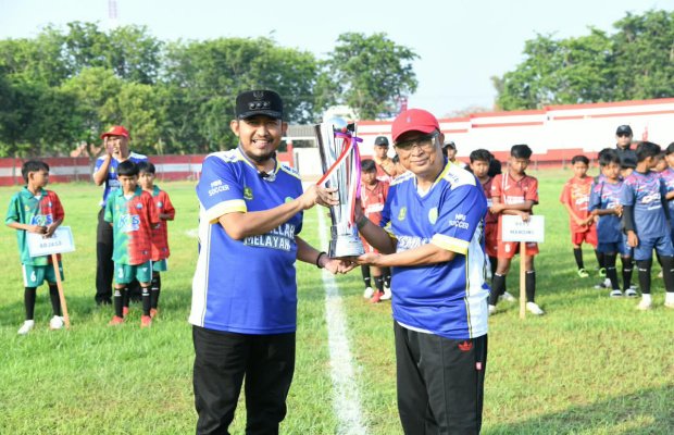 Foto: Bupati Sumenep Ahmad Fauzi Wongsojudo dan Kadisdik Sumenep Moh. Iksan