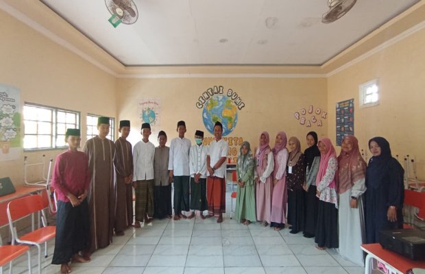 Foto: Kegiatan Malam Bina Iman dan Takwa (MABIT) SMPI Nurul Bayan