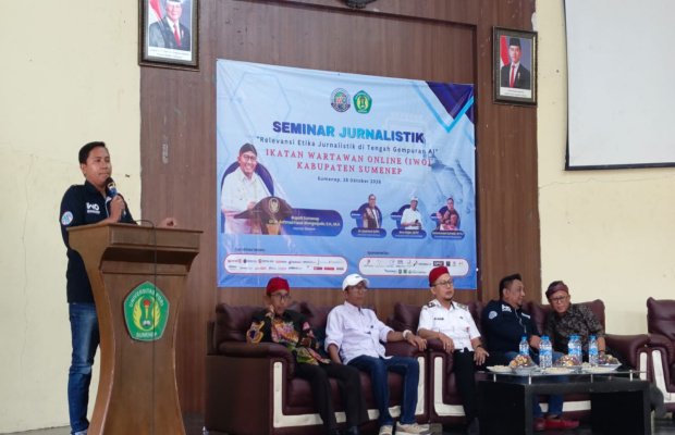 Foto: Seminar Jurnalistik bertema “Relevansi Etika Jurnalistik di Tengah Gempuran AI” 