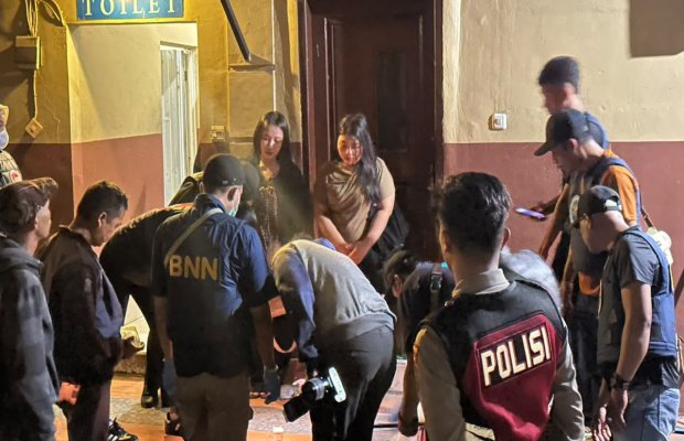 Foto : Suasana saat razia berlangsung. (Doc.memoonline).