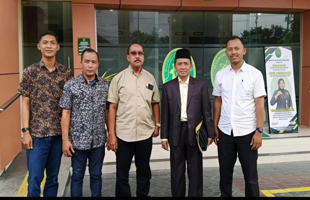 Foto : Kuasa hukum dari PBH( Pusat Bantuan Hukum Peradi) saat mendampingi Wiwin Suharni Kurnia S.H, M.H.