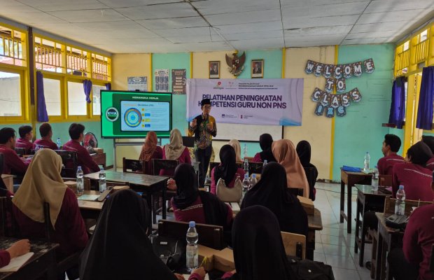 Foto: Guru Non-PNS di Kepulauan Sumenep saat mengikuti Pembelajaran Digital Berbasis Kearifan Lokal oleh SKK Migas-KEI